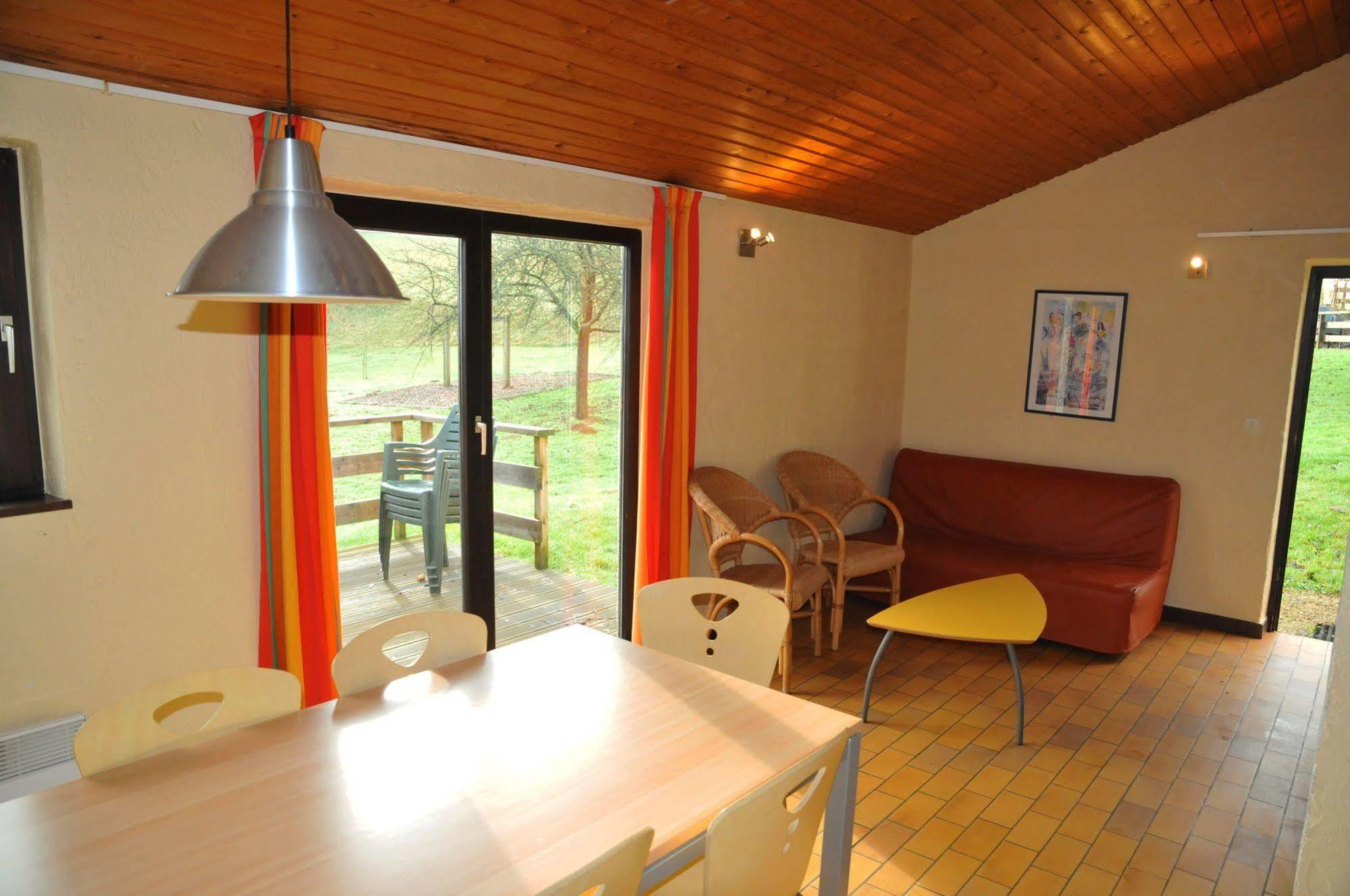 Vallee De Rabais Otel Virton Dış mekan fotoğraf